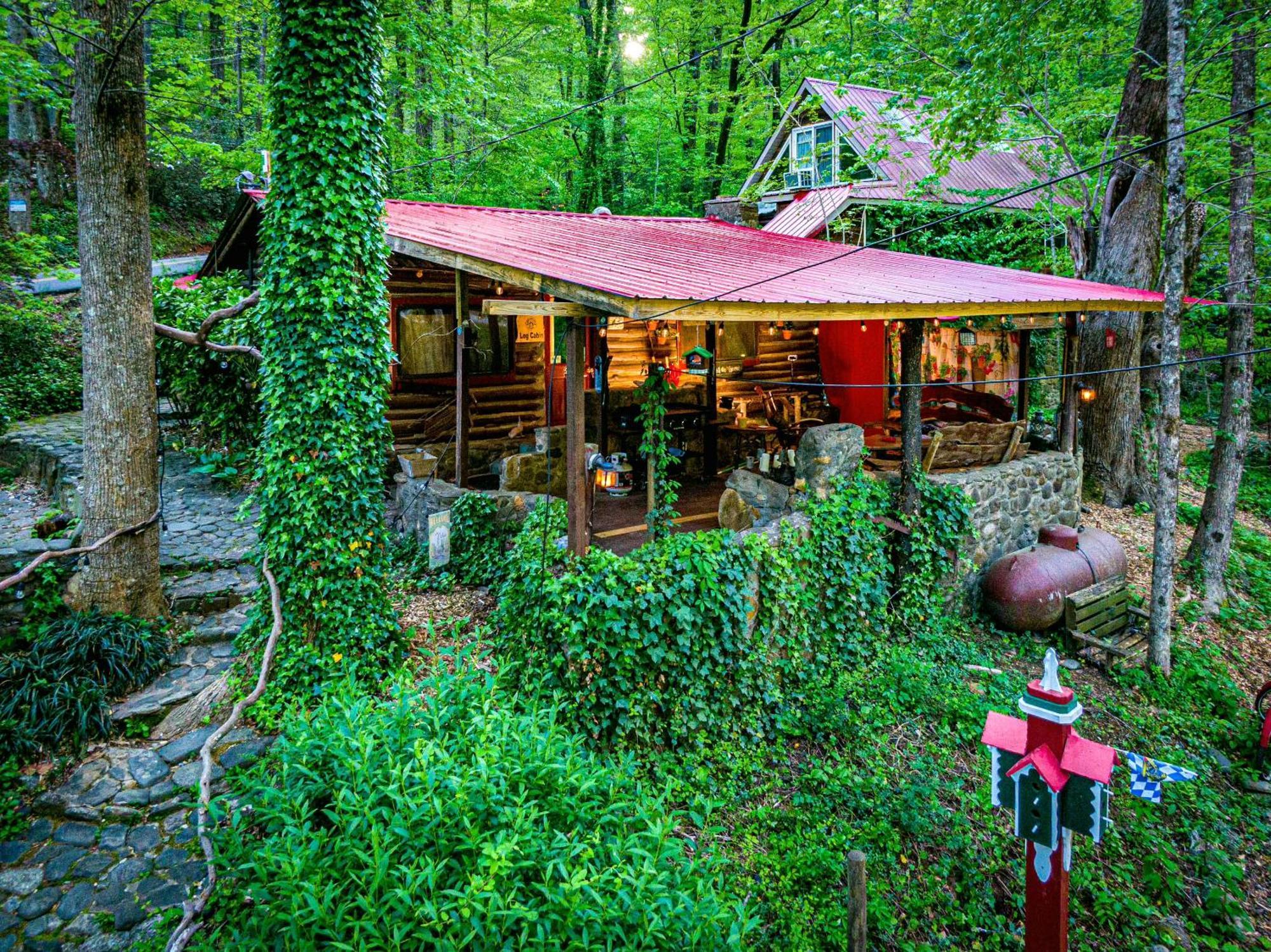 Bear Creek Lodge And Cabins In Helen Ga - Pet Friendly, River On Property, Walking Distance To Downtown Helen Exterior foto