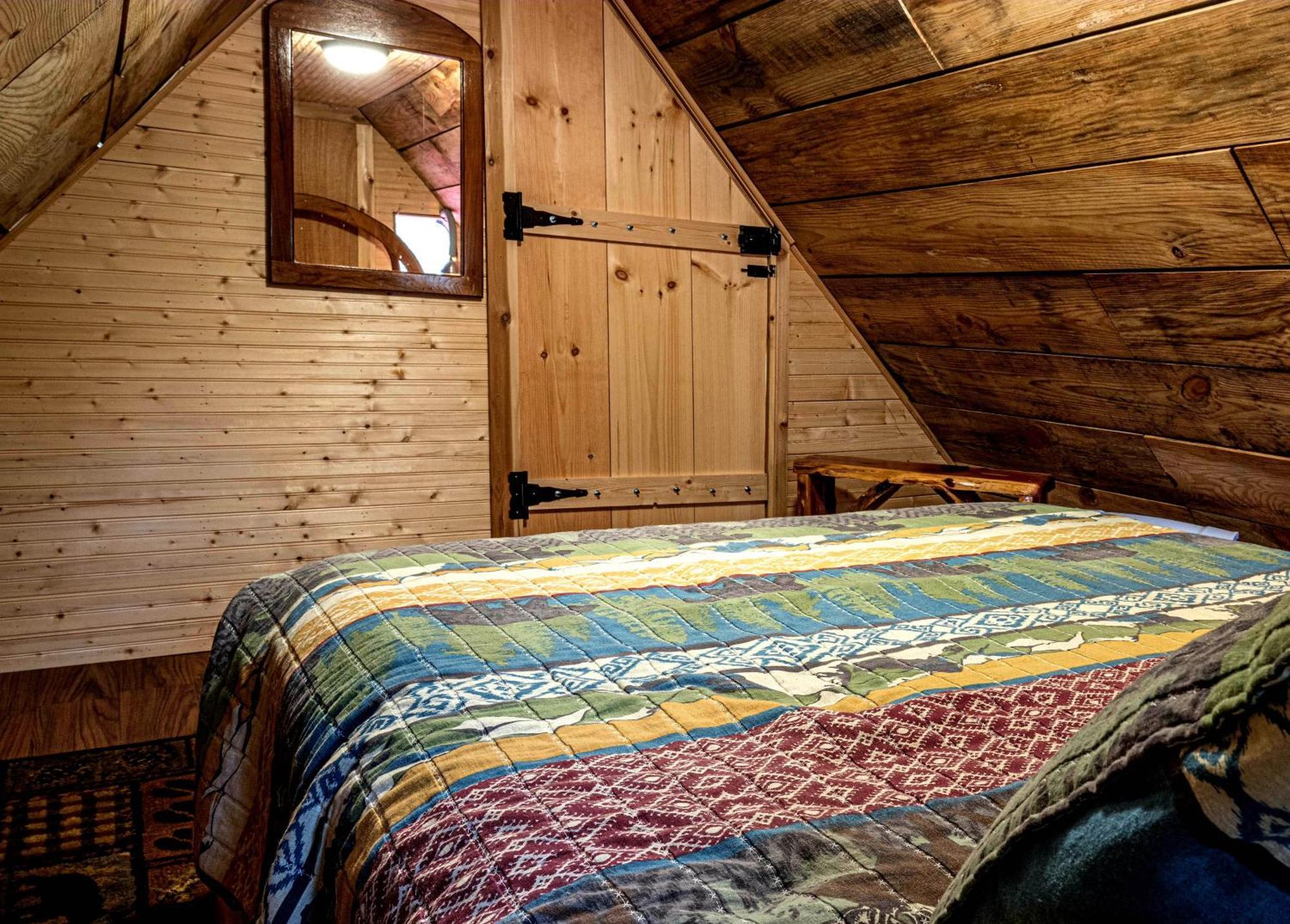 Bear Creek Lodge And Cabins In Helen Ga - Pet Friendly, River On Property, Walking Distance To Downtown Helen Exterior foto